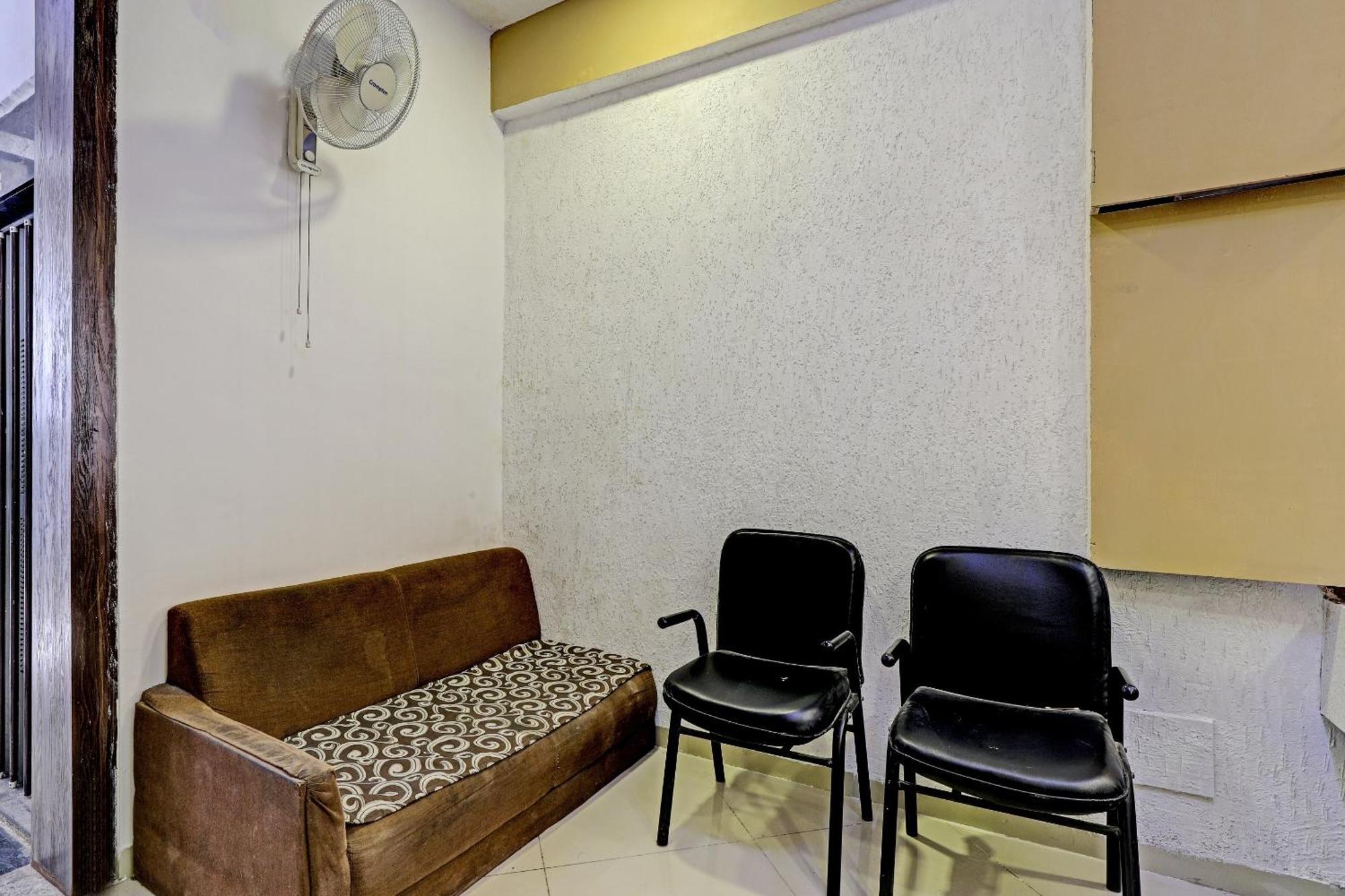 Oyo 11649 Hotel Mahima Gandhinagar Ngoại thất bức ảnh