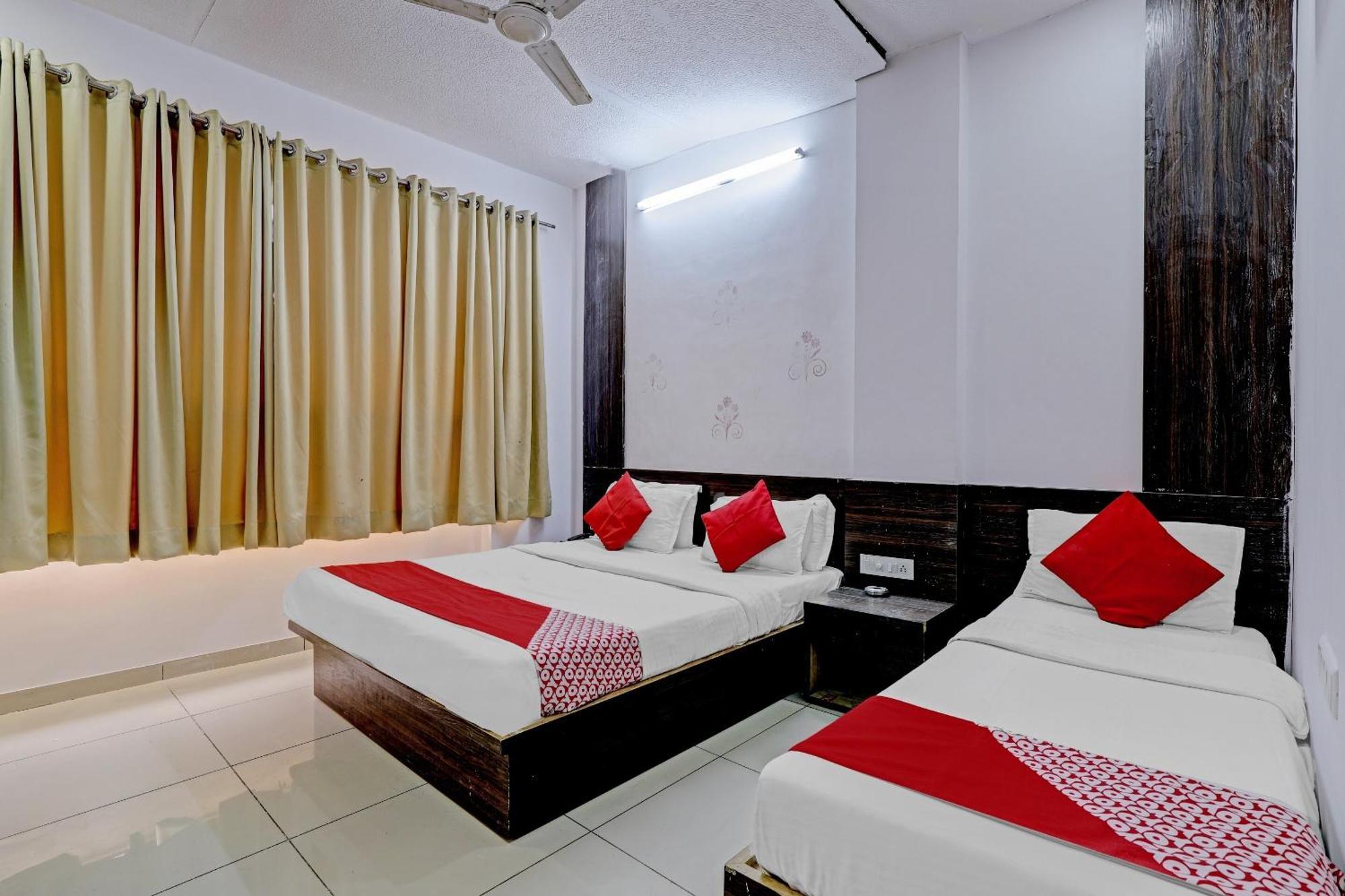 Oyo 11649 Hotel Mahima Gandhinagar Ngoại thất bức ảnh