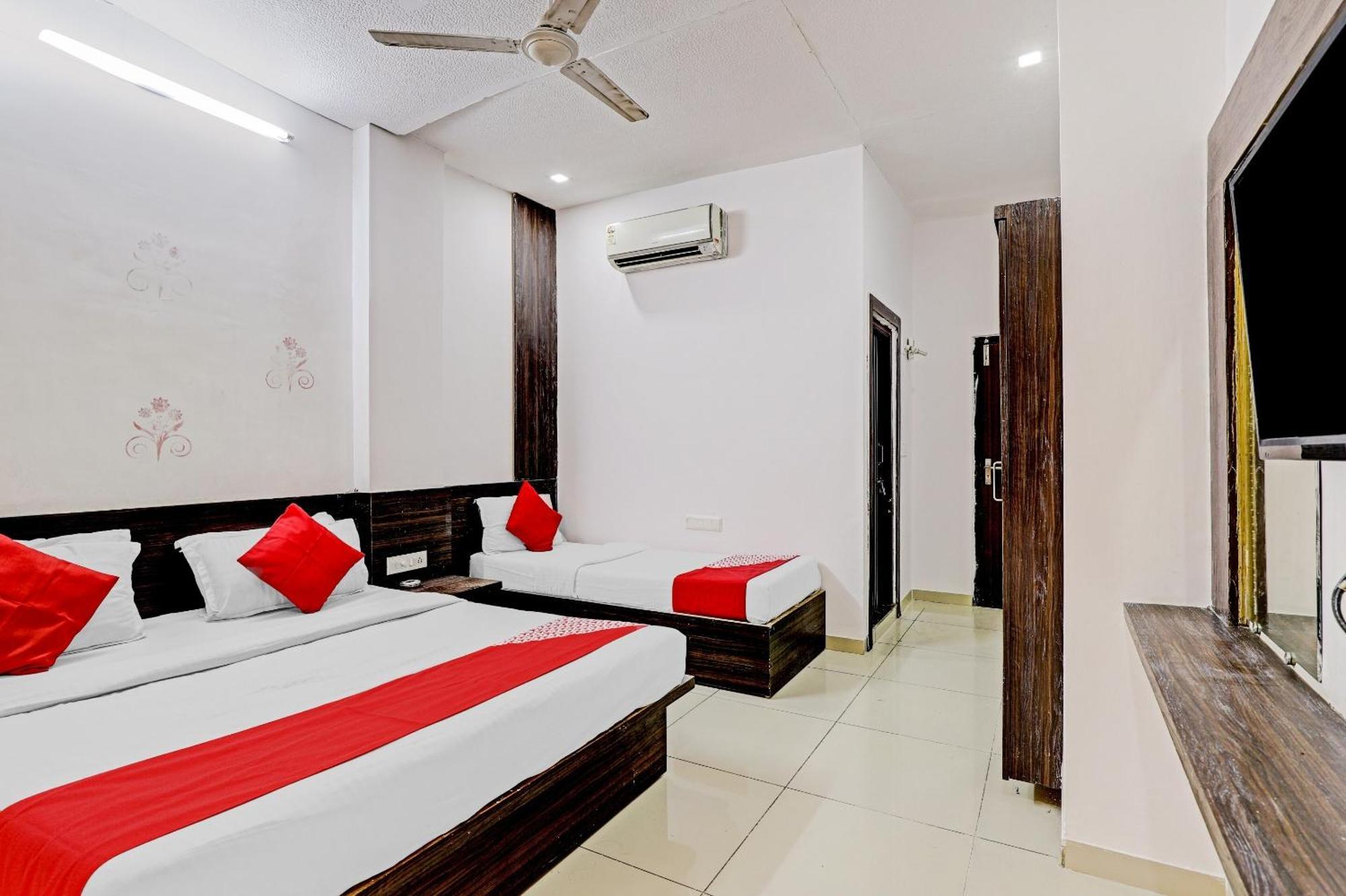 Oyo 11649 Hotel Mahima Gandhinagar Ngoại thất bức ảnh