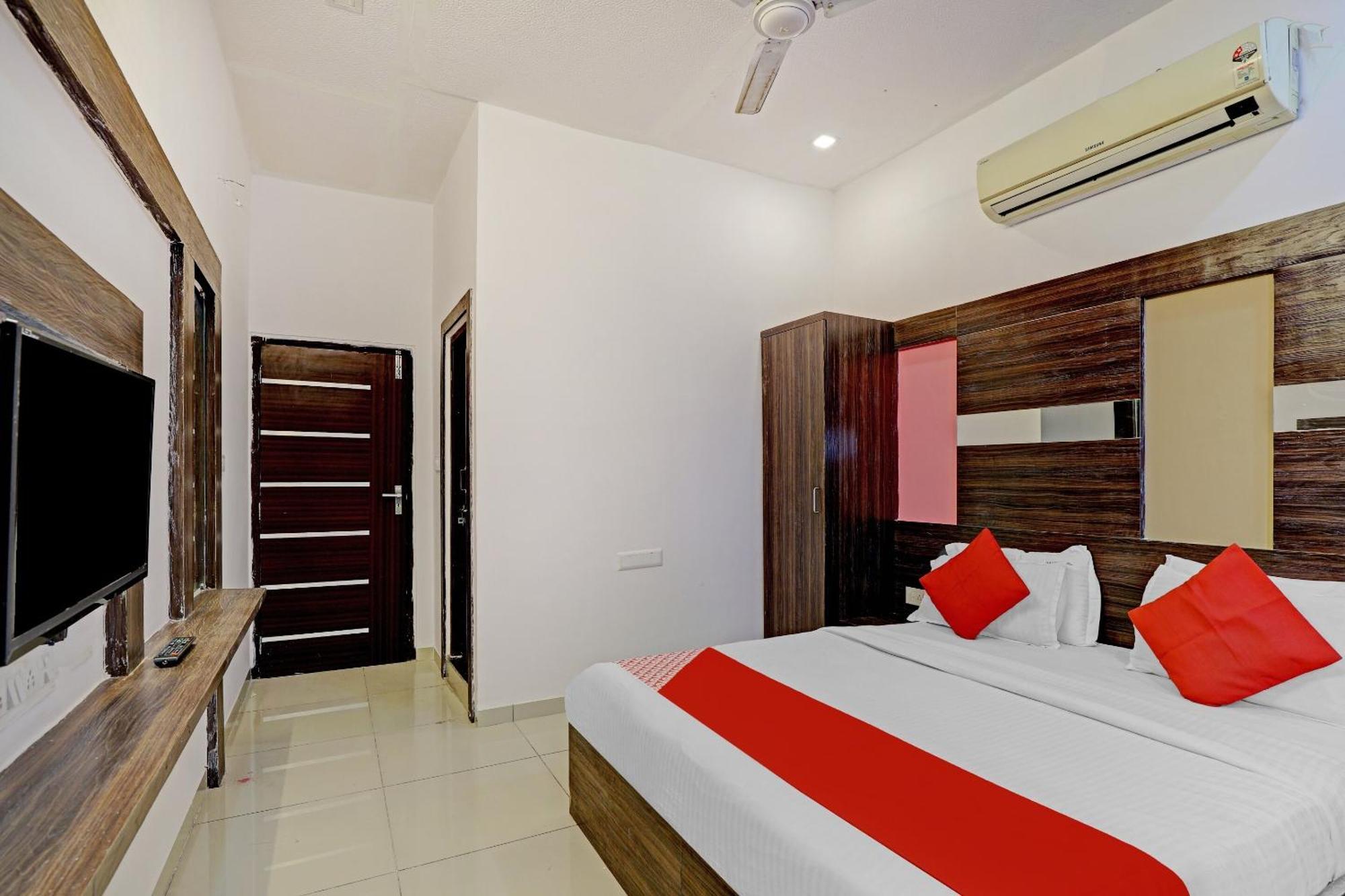 Oyo 11649 Hotel Mahima Gandhinagar Ngoại thất bức ảnh