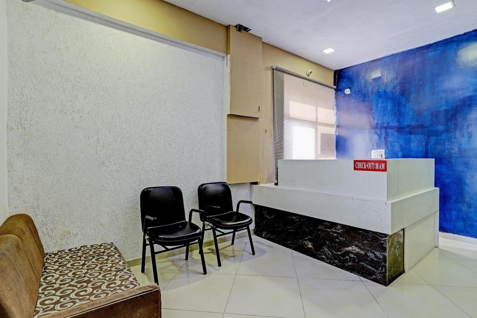 Oyo 11649 Hotel Mahima Gandhinagar Ngoại thất bức ảnh