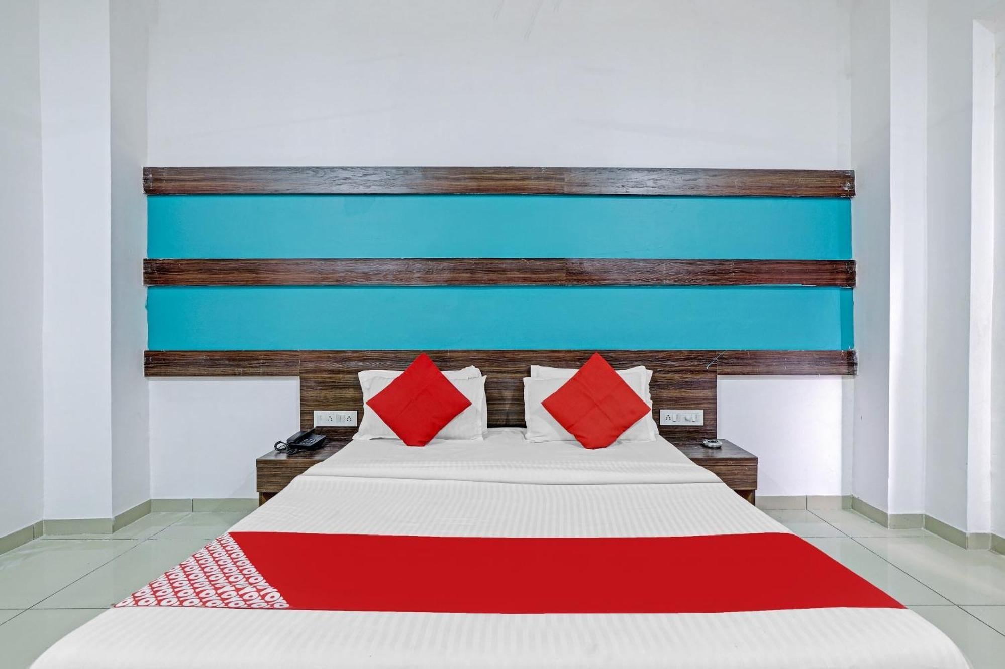 Oyo 11649 Hotel Mahima Gandhinagar Ngoại thất bức ảnh