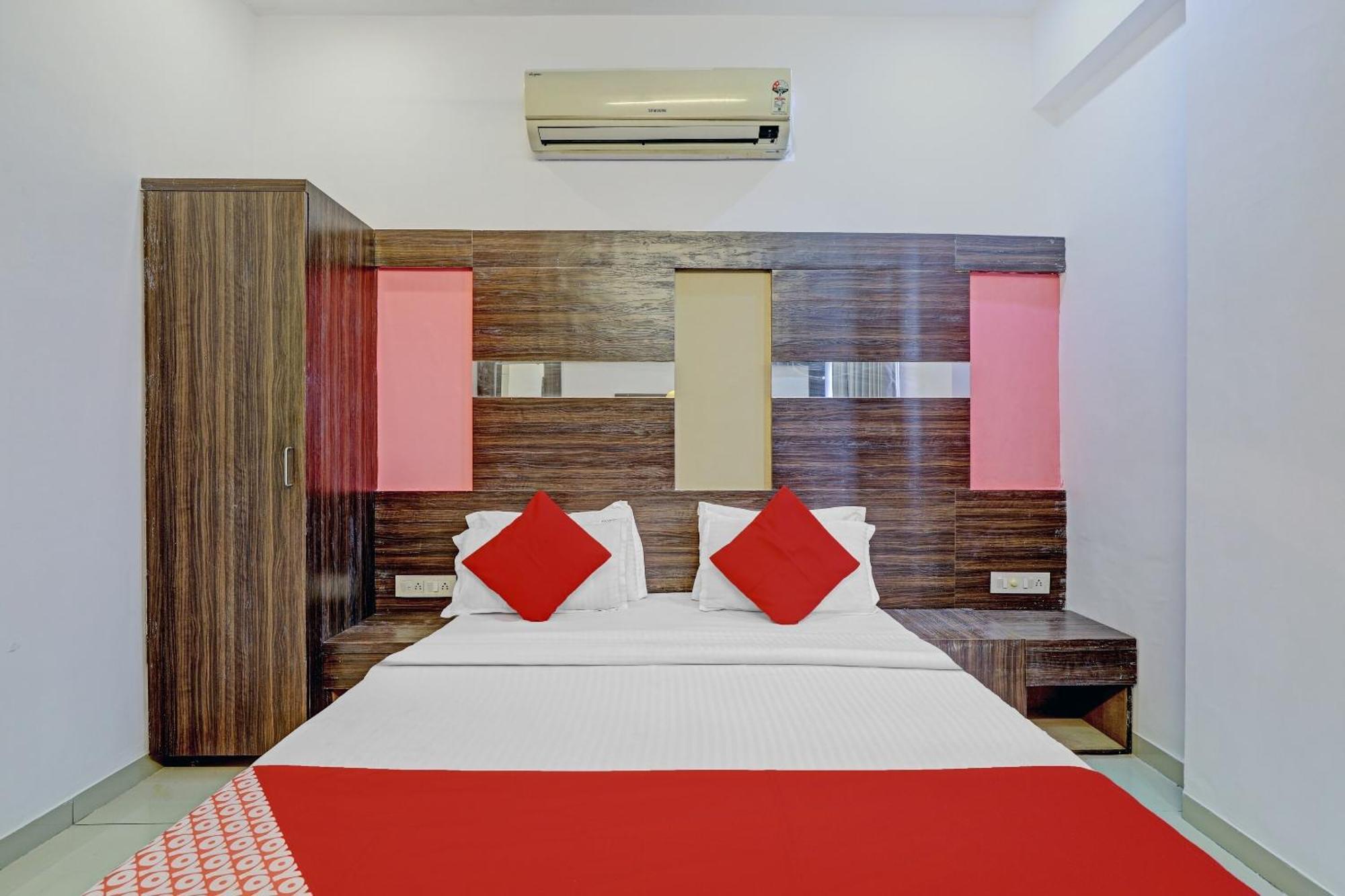 Oyo 11649 Hotel Mahima Gandhinagar Ngoại thất bức ảnh