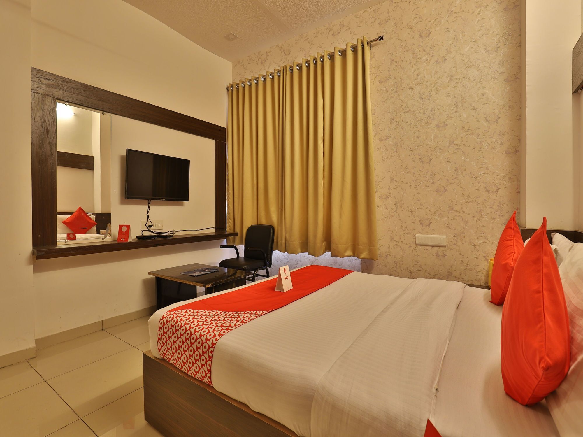 Oyo 11649 Hotel Mahima Gandhinagar Ngoại thất bức ảnh