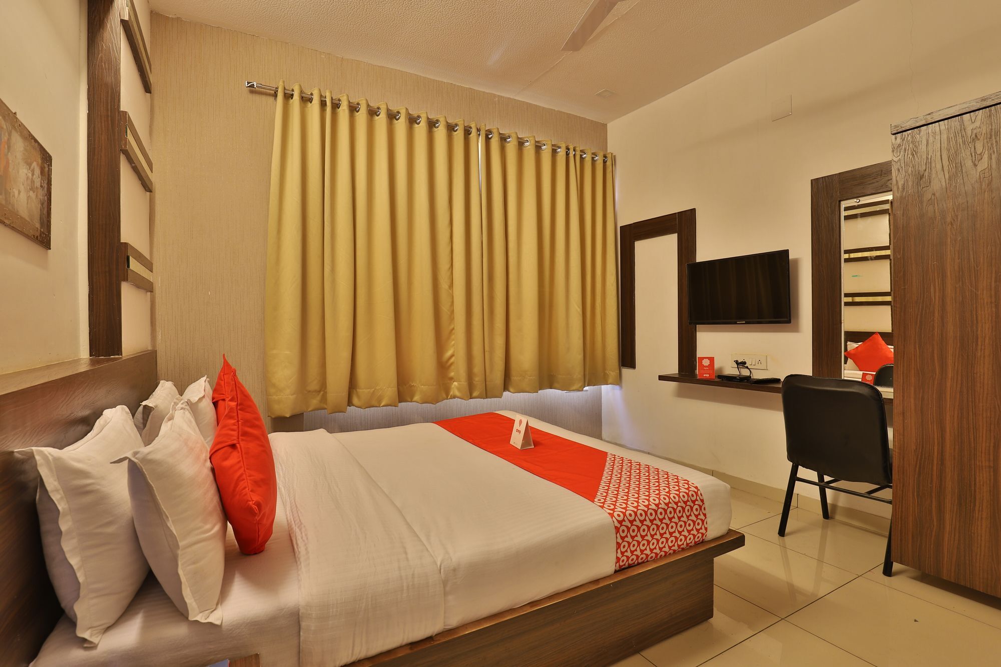 Oyo 11649 Hotel Mahima Gandhinagar Ngoại thất bức ảnh
